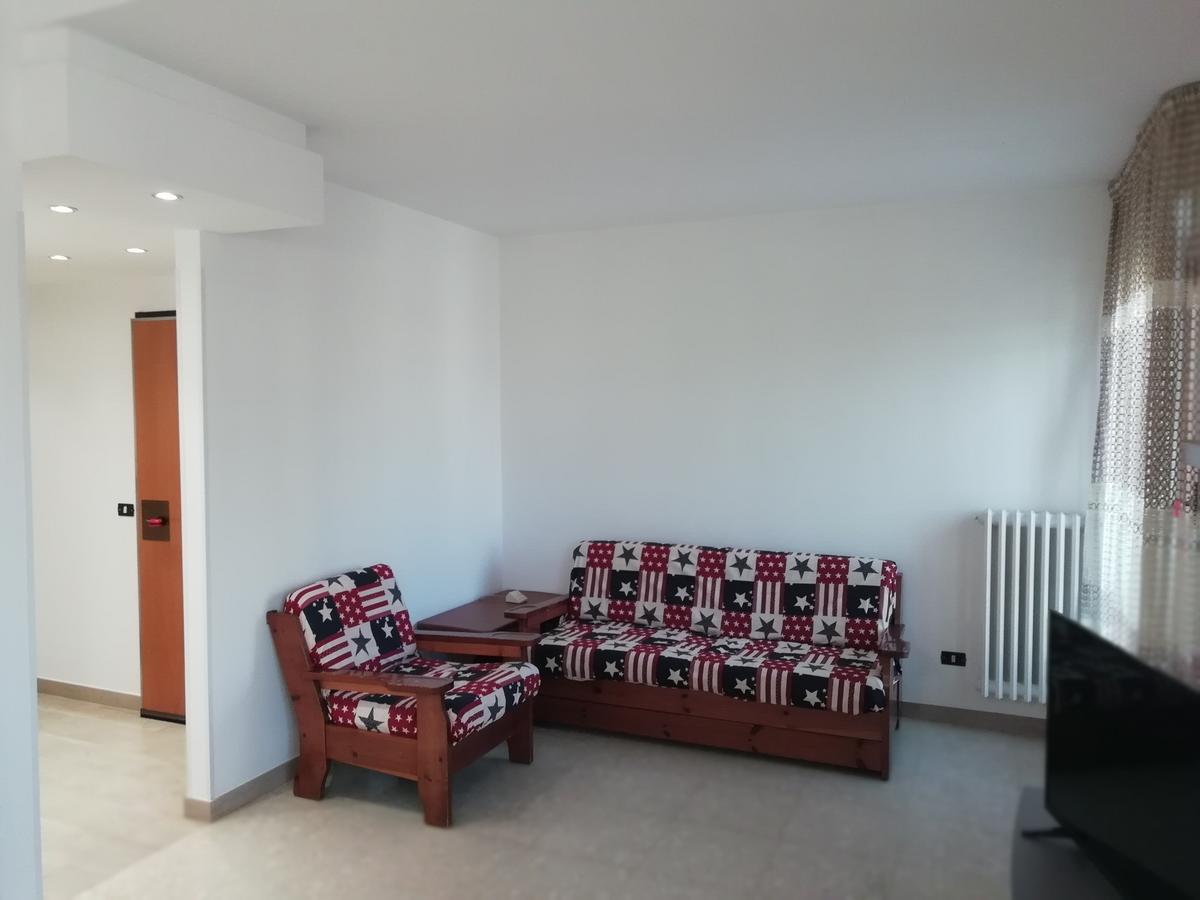 Casa Vacanze La Rosa Bianca San Benedetto del Tronto Zewnętrze zdjęcie