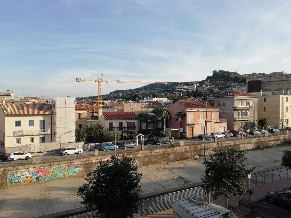 Casa Vacanze La Rosa Bianca San Benedetto del Tronto Zewnętrze zdjęcie